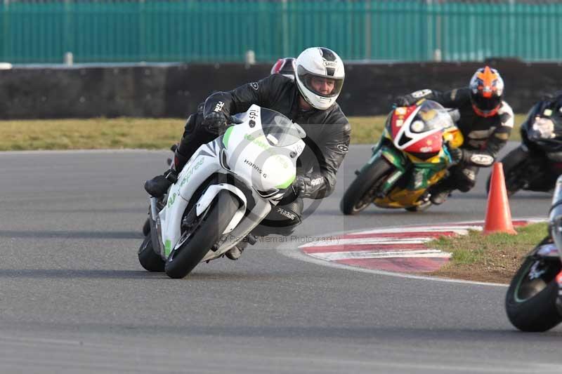 Motorcycle action photographs;Trackday digital images;event digital images;eventdigitalimages;no limits trackday;peter wileman photography;snetterton;snetterton circuit norfolk;snetterton photographs;trackday;trackday photos