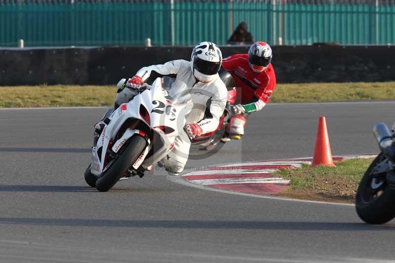 Motorcycle action photographs;Trackday digital images;event digital images;eventdigitalimages;no limits trackday;peter wileman photography;snetterton;snetterton circuit norfolk;snetterton photographs;trackday;trackday photos