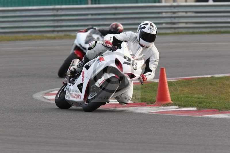 Motorcycle action photographs;Trackday digital images;event digital images;eventdigitalimages;no limits trackday;peter wileman photography;snetterton;snetterton circuit norfolk;snetterton photographs;trackday;trackday photos
