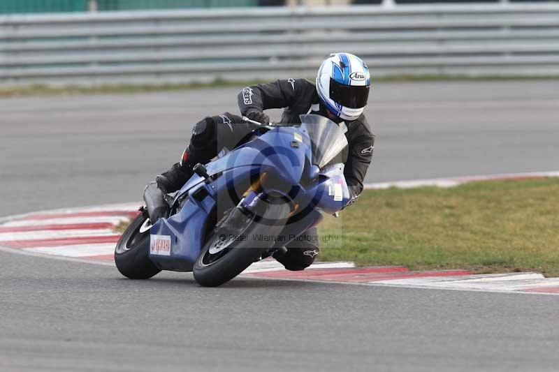 Motorcycle action photographs;Trackday digital images;event digital images;eventdigitalimages;no limits trackday;peter wileman photography;snetterton;snetterton circuit norfolk;snetterton photographs;trackday;trackday photos