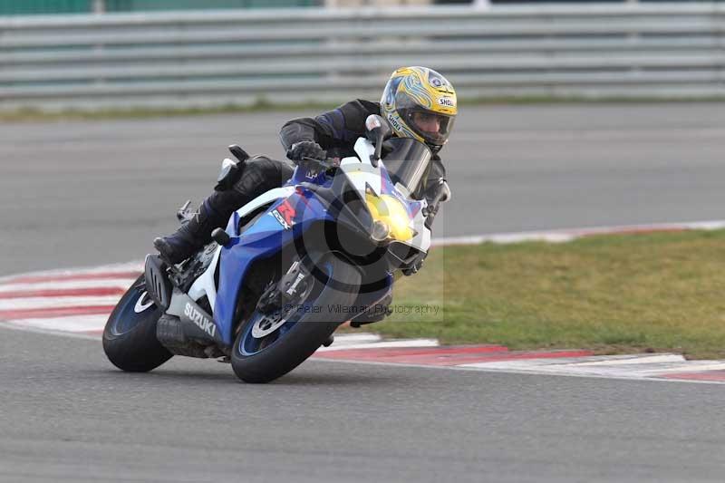 Motorcycle action photographs;Trackday digital images;event digital images;eventdigitalimages;no limits trackday;peter wileman photography;snetterton;snetterton circuit norfolk;snetterton photographs;trackday;trackday photos