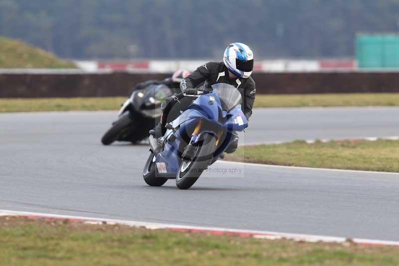 Motorcycle action photographs;Trackday digital images;event digital images;eventdigitalimages;no limits trackday;peter wileman photography;snetterton;snetterton circuit norfolk;snetterton photographs;trackday;trackday photos