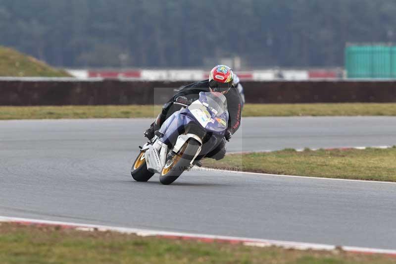 Motorcycle action photographs;Trackday digital images;event digital images;eventdigitalimages;no limits trackday;peter wileman photography;snetterton;snetterton circuit norfolk;snetterton photographs;trackday;trackday photos