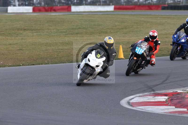 Motorcycle action photographs;Trackday digital images;event digital images;eventdigitalimages;no limits trackday;peter wileman photography;snetterton;snetterton circuit norfolk;snetterton photographs;trackday;trackday photos