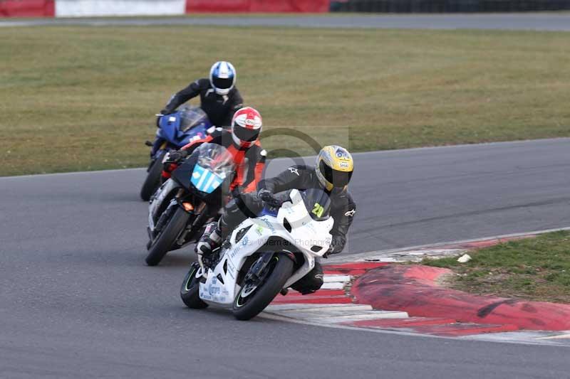 Motorcycle action photographs;Trackday digital images;event digital images;eventdigitalimages;no limits trackday;peter wileman photography;snetterton;snetterton circuit norfolk;snetterton photographs;trackday;trackday photos