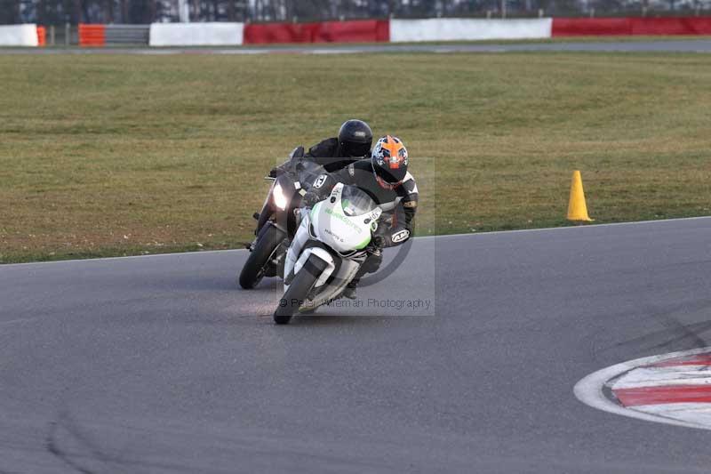 Motorcycle action photographs;Trackday digital images;event digital images;eventdigitalimages;no limits trackday;peter wileman photography;snetterton;snetterton circuit norfolk;snetterton photographs;trackday;trackday photos