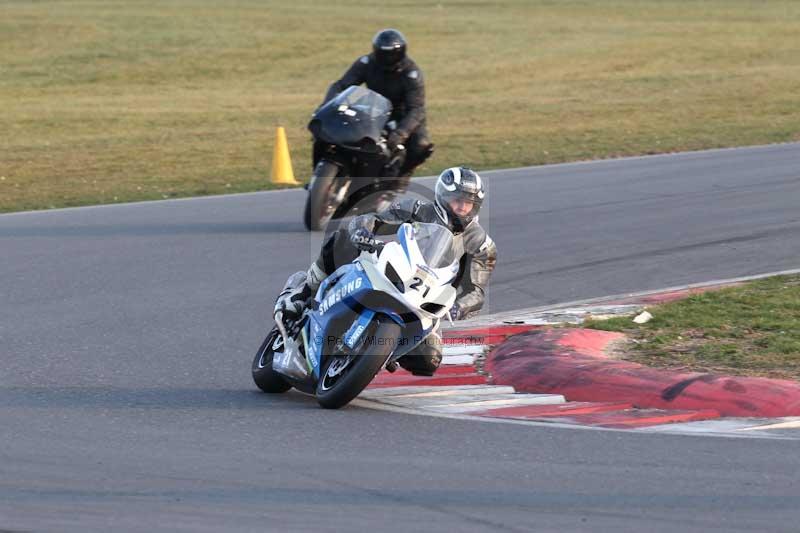 Motorcycle action photographs;Trackday digital images;event digital images;eventdigitalimages;no limits trackday;peter wileman photography;snetterton;snetterton circuit norfolk;snetterton photographs;trackday;trackday photos
