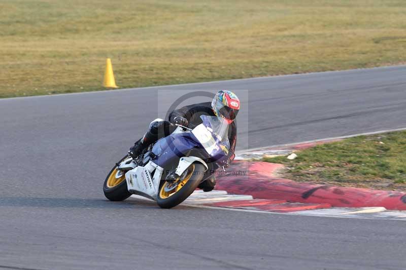 Motorcycle action photographs;Trackday digital images;event digital images;eventdigitalimages;no limits trackday;peter wileman photography;snetterton;snetterton circuit norfolk;snetterton photographs;trackday;trackday photos