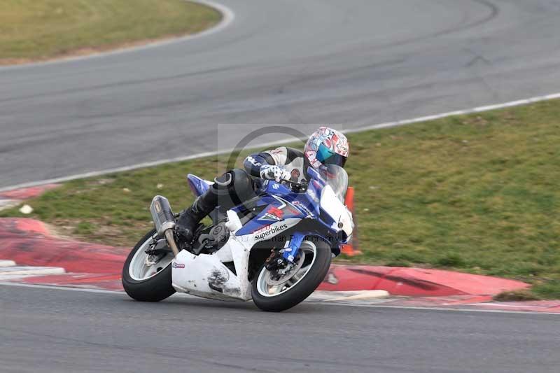 Motorcycle action photographs;Trackday digital images;event digital images;eventdigitalimages;no limits trackday;peter wileman photography;snetterton;snetterton circuit norfolk;snetterton photographs;trackday;trackday photos
