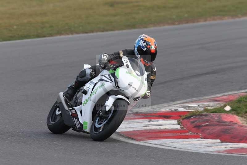 Motorcycle action photographs;Trackday digital images;event digital images;eventdigitalimages;no limits trackday;peter wileman photography;snetterton;snetterton circuit norfolk;snetterton photographs;trackday;trackday photos