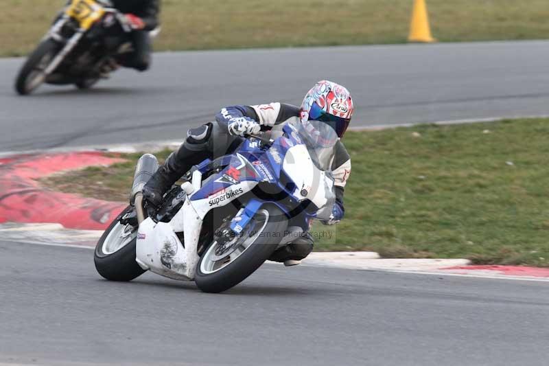 Motorcycle action photographs;Trackday digital images;event digital images;eventdigitalimages;no limits trackday;peter wileman photography;snetterton;snetterton circuit norfolk;snetterton photographs;trackday;trackday photos