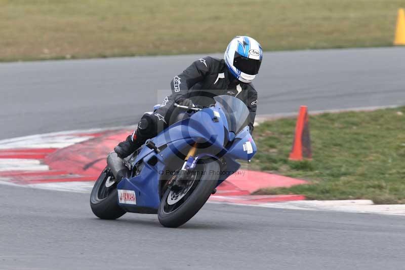 Motorcycle action photographs;Trackday digital images;event digital images;eventdigitalimages;no limits trackday;peter wileman photography;snetterton;snetterton circuit norfolk;snetterton photographs;trackday;trackday photos