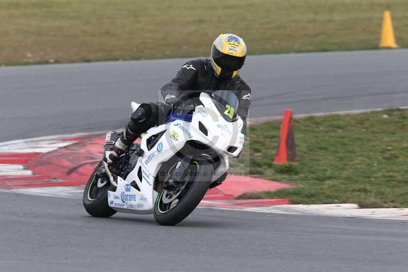 Motorcycle action photographs;Trackday digital images;event digital images;eventdigitalimages;no limits trackday;peter wileman photography;snetterton;snetterton circuit norfolk;snetterton photographs;trackday;trackday photos