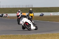 Motorcycle-action-photographs;Trackday-digital-images;event-digital-images;eventdigitalimages;no-limits-trackday;peter-wileman-photography;snetterton;snetterton-circuit-norfolk;snetterton-photographs;trackday;trackday-photos