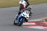 Motorcycle-action-photographs;Trackday-digital-images;event-digital-images;eventdigitalimages;no-limits-trackday;peter-wileman-photography;snetterton;snetterton-circuit-norfolk;snetterton-photographs;trackday;trackday-photos