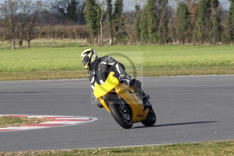 Motorcycle action photographs;Trackday digital images;event digital images;eventdigitalimages;no limits trackday;peter wileman photography;snetterton;snetterton circuit norfolk;snetterton photographs;trackday;trackday photos