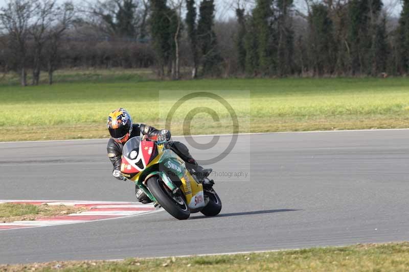 Motorcycle action photographs;Trackday digital images;event digital images;eventdigitalimages;no limits trackday;peter wileman photography;snetterton;snetterton circuit norfolk;snetterton photographs;trackday;trackday photos