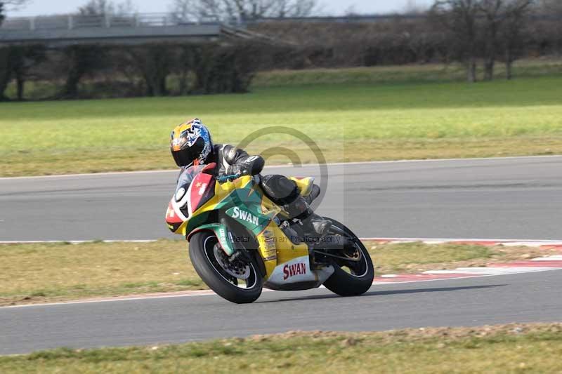 Motorcycle action photographs;Trackday digital images;event digital images;eventdigitalimages;no limits trackday;peter wileman photography;snetterton;snetterton circuit norfolk;snetterton photographs;trackday;trackday photos