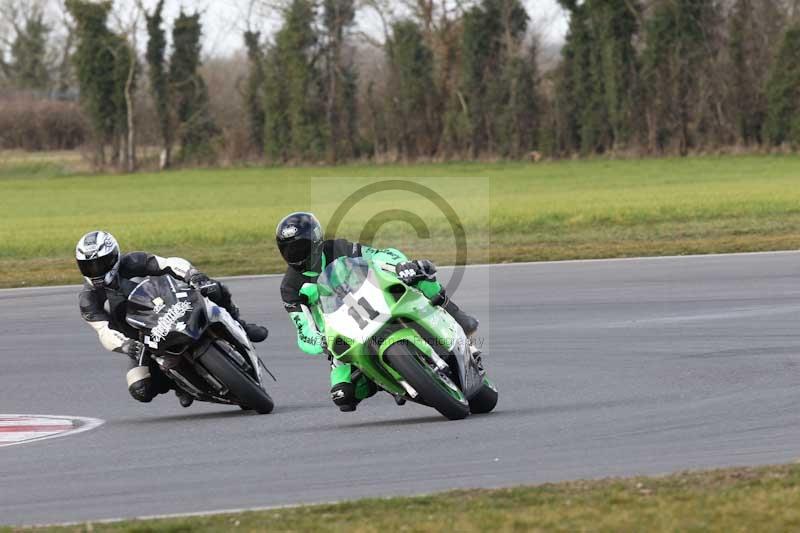 Motorcycle action photographs;Trackday digital images;event digital images;eventdigitalimages;no limits trackday;peter wileman photography;snetterton;snetterton circuit norfolk;snetterton photographs;trackday;trackday photos
