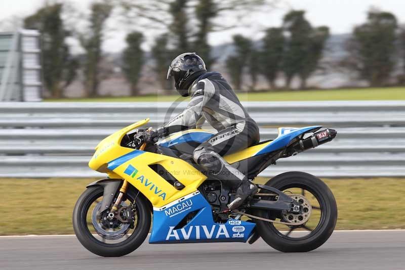 Motorcycle action photographs;Trackday digital images;event digital images;eventdigitalimages;no limits trackday;peter wileman photography;snetterton;snetterton circuit norfolk;snetterton photographs;trackday;trackday photos