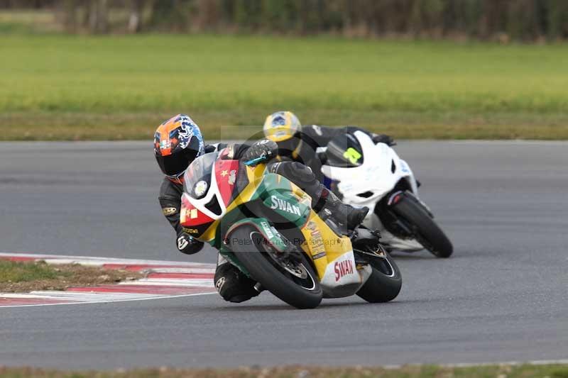 Motorcycle action photographs;Trackday digital images;event digital images;eventdigitalimages;no limits trackday;peter wileman photography;snetterton;snetterton circuit norfolk;snetterton photographs;trackday;trackday photos