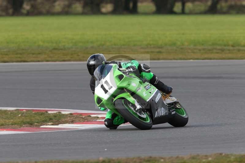 Motorcycle action photographs;Trackday digital images;event digital images;eventdigitalimages;no limits trackday;peter wileman photography;snetterton;snetterton circuit norfolk;snetterton photographs;trackday;trackday photos