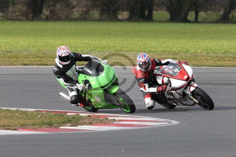 Motorcycle action photographs;Trackday digital images;event digital images;eventdigitalimages;no limits trackday;peter wileman photography;snetterton;snetterton circuit norfolk;snetterton photographs;trackday;trackday photos