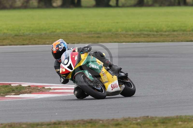 Motorcycle action photographs;Trackday digital images;event digital images;eventdigitalimages;no limits trackday;peter wileman photography;snetterton;snetterton circuit norfolk;snetterton photographs;trackday;trackday photos