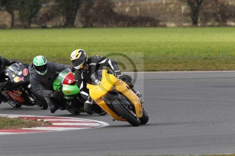 Motorcycle action photographs;Trackday digital images;event digital images;eventdigitalimages;no limits trackday;peter wileman photography;snetterton;snetterton circuit norfolk;snetterton photographs;trackday;trackday photos
