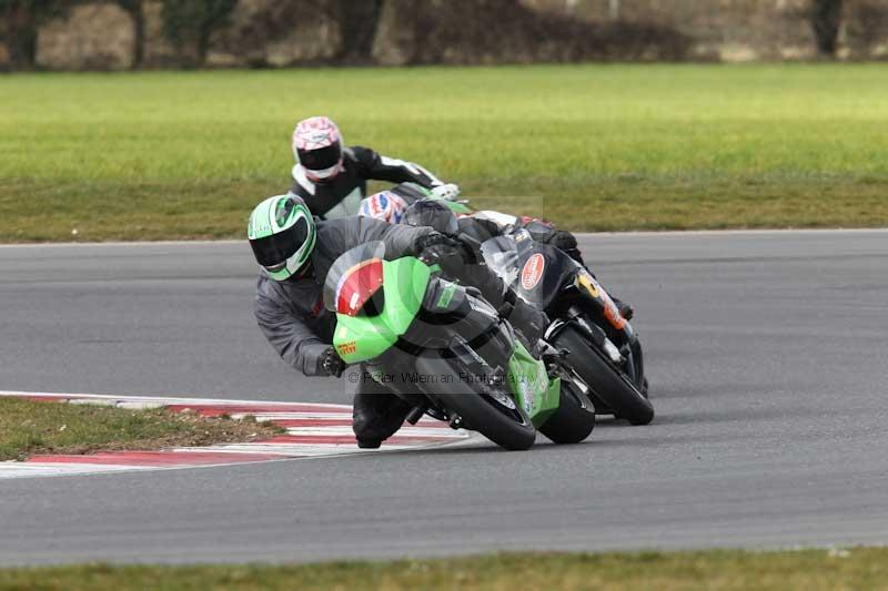 Motorcycle action photographs;Trackday digital images;event digital images;eventdigitalimages;no limits trackday;peter wileman photography;snetterton;snetterton circuit norfolk;snetterton photographs;trackday;trackday photos