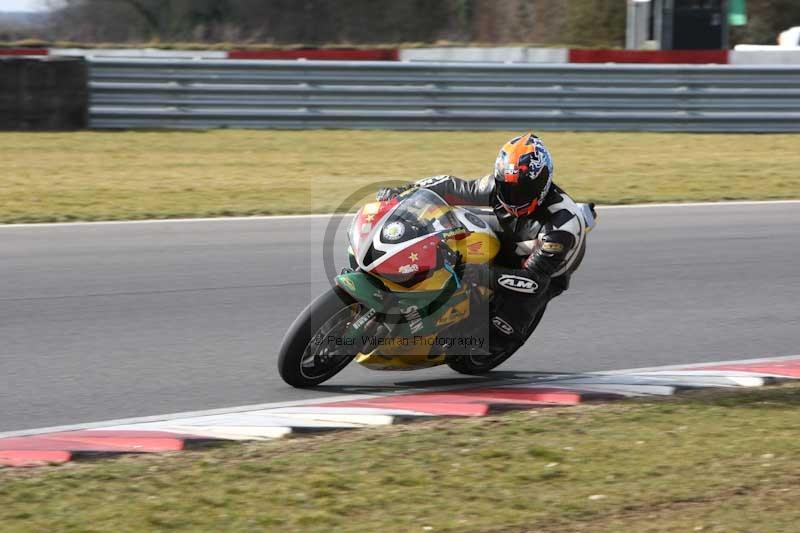 Motorcycle action photographs;Trackday digital images;event digital images;eventdigitalimages;no limits trackday;peter wileman photography;snetterton;snetterton circuit norfolk;snetterton photographs;trackday;trackday photos
