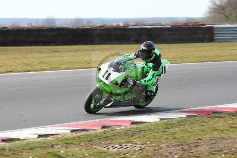 Motorcycle action photographs;Trackday digital images;event digital images;eventdigitalimages;no limits trackday;peter wileman photography;snetterton;snetterton circuit norfolk;snetterton photographs;trackday;trackday photos