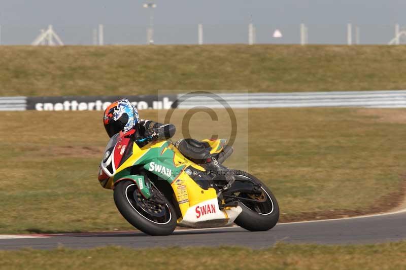 Motorcycle action photographs;Trackday digital images;event digital images;eventdigitalimages;no limits trackday;peter wileman photography;snetterton;snetterton circuit norfolk;snetterton photographs;trackday;trackday photos