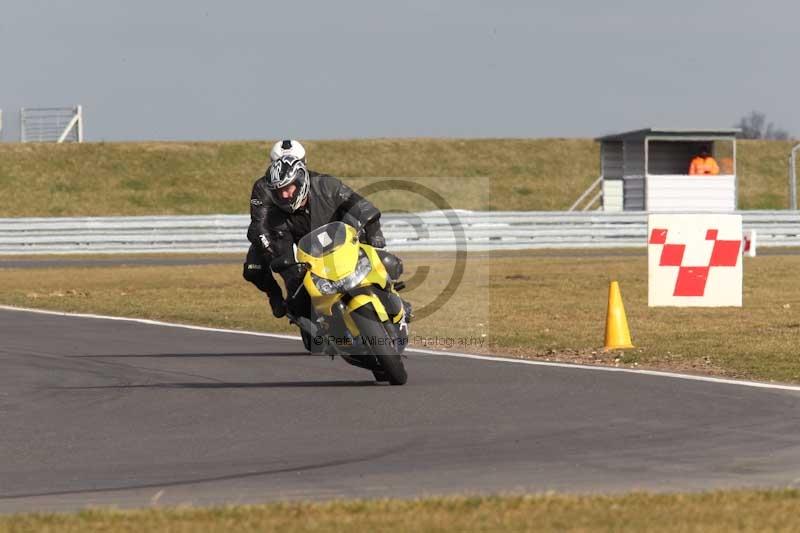 Motorcycle action photographs;Trackday digital images;event digital images;eventdigitalimages;no limits trackday;peter wileman photography;snetterton;snetterton circuit norfolk;snetterton photographs;trackday;trackday photos