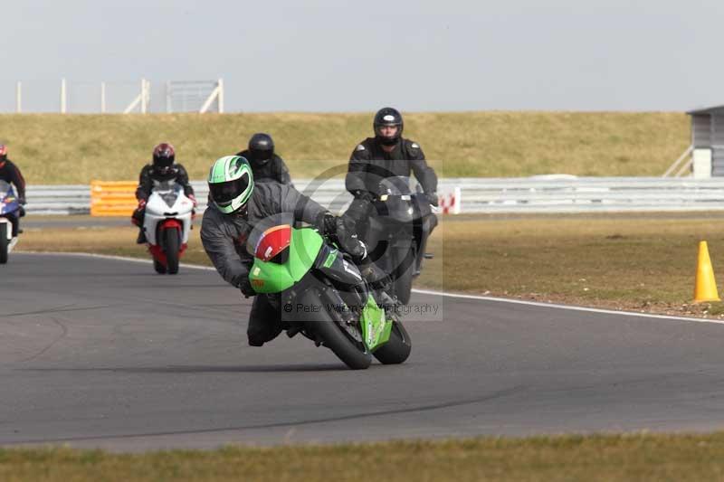 Motorcycle action photographs;Trackday digital images;event digital images;eventdigitalimages;no limits trackday;peter wileman photography;snetterton;snetterton circuit norfolk;snetterton photographs;trackday;trackday photos