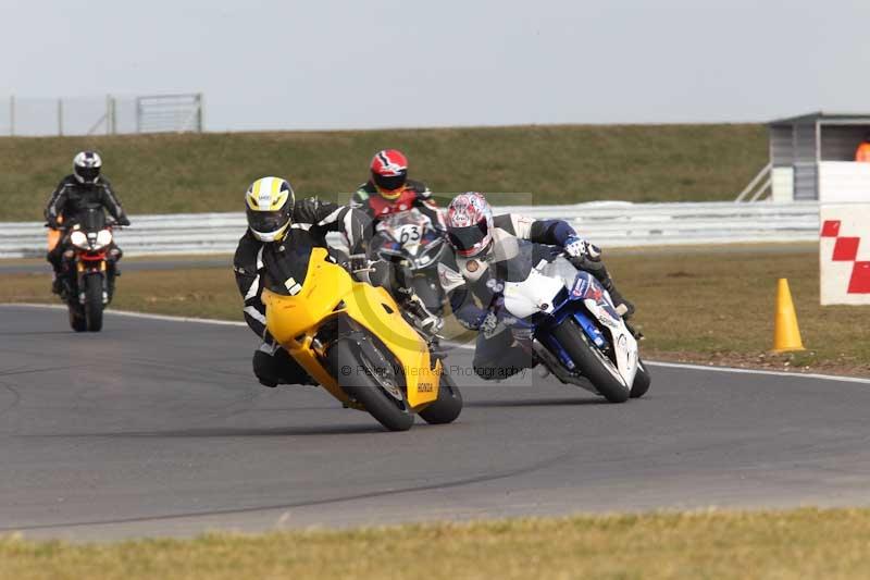 Motorcycle action photographs;Trackday digital images;event digital images;eventdigitalimages;no limits trackday;peter wileman photography;snetterton;snetterton circuit norfolk;snetterton photographs;trackday;trackday photos