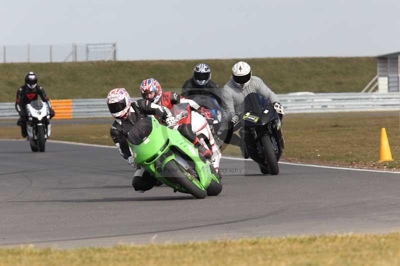 Motorcycle action photographs;Trackday digital images;event digital images;eventdigitalimages;no limits trackday;peter wileman photography;snetterton;snetterton circuit norfolk;snetterton photographs;trackday;trackday photos