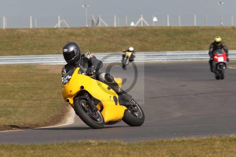Motorcycle action photographs;Trackday digital images;event digital images;eventdigitalimages;no limits trackday;peter wileman photography;snetterton;snetterton circuit norfolk;snetterton photographs;trackday;trackday photos