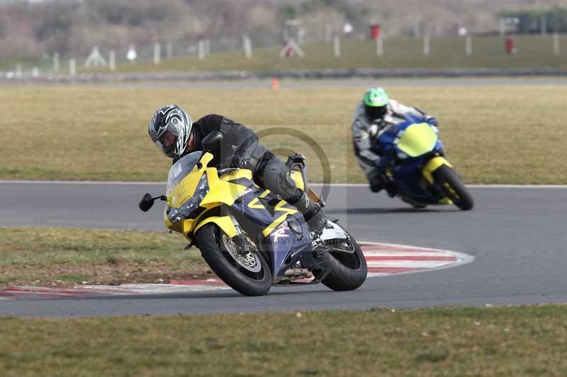 Motorcycle action photographs;Trackday digital images;event digital images;eventdigitalimages;no limits trackday;peter wileman photography;snetterton;snetterton circuit norfolk;snetterton photographs;trackday;trackday photos