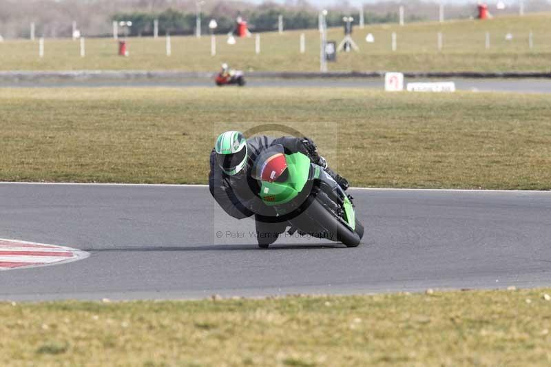 Motorcycle action photographs;Trackday digital images;event digital images;eventdigitalimages;no limits trackday;peter wileman photography;snetterton;snetterton circuit norfolk;snetterton photographs;trackday;trackday photos