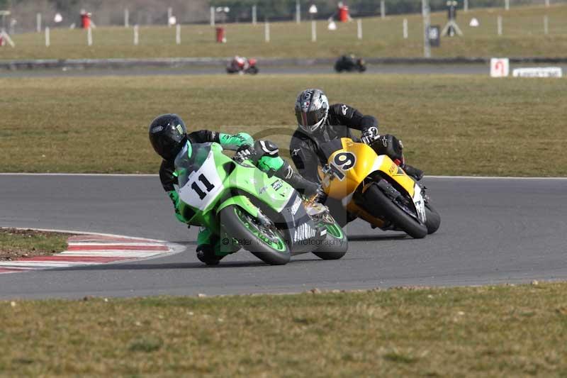 Motorcycle action photographs;Trackday digital images;event digital images;eventdigitalimages;no limits trackday;peter wileman photography;snetterton;snetterton circuit norfolk;snetterton photographs;trackday;trackday photos