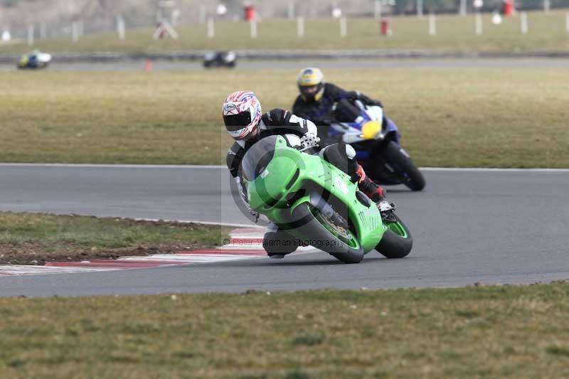 Motorcycle action photographs;Trackday digital images;event digital images;eventdigitalimages;no limits trackday;peter wileman photography;snetterton;snetterton circuit norfolk;snetterton photographs;trackday;trackday photos