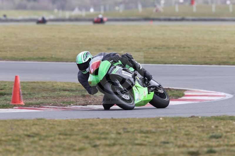 Motorcycle action photographs;Trackday digital images;event digital images;eventdigitalimages;no limits trackday;peter wileman photography;snetterton;snetterton circuit norfolk;snetterton photographs;trackday;trackday photos