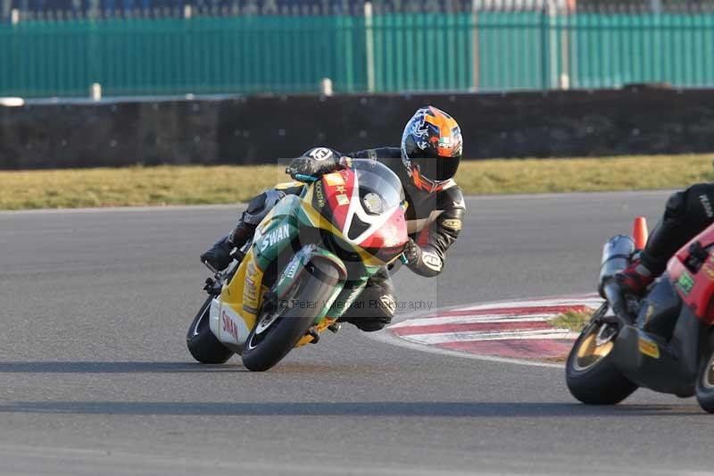 Motorcycle action photographs;Trackday digital images;event digital images;eventdigitalimages;no limits trackday;peter wileman photography;snetterton;snetterton circuit norfolk;snetterton photographs;trackday;trackday photos