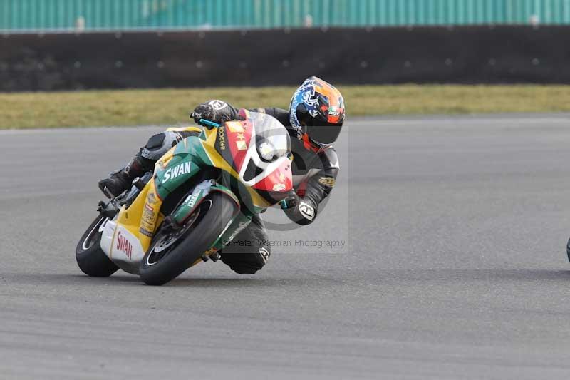 Motorcycle action photographs;Trackday digital images;event digital images;eventdigitalimages;no limits trackday;peter wileman photography;snetterton;snetterton circuit norfolk;snetterton photographs;trackday;trackday photos