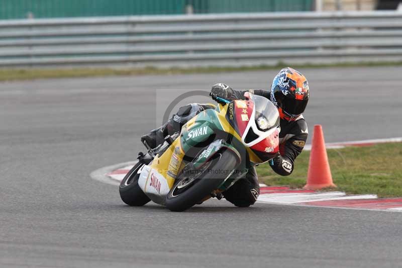 Motorcycle action photographs;Trackday digital images;event digital images;eventdigitalimages;no limits trackday;peter wileman photography;snetterton;snetterton circuit norfolk;snetterton photographs;trackday;trackday photos