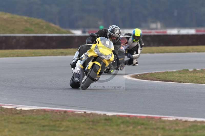 Motorcycle action photographs;Trackday digital images;event digital images;eventdigitalimages;no limits trackday;peter wileman photography;snetterton;snetterton circuit norfolk;snetterton photographs;trackday;trackday photos