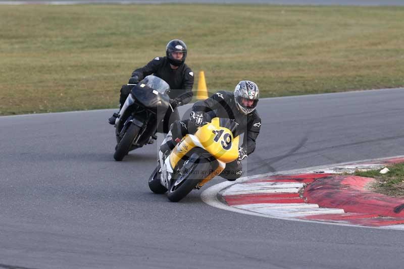 Motorcycle action photographs;Trackday digital images;event digital images;eventdigitalimages;no limits trackday;peter wileman photography;snetterton;snetterton circuit norfolk;snetterton photographs;trackday;trackday photos