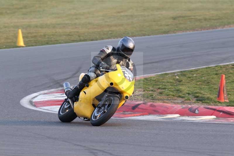 Motorcycle action photographs;Trackday digital images;event digital images;eventdigitalimages;no limits trackday;peter wileman photography;snetterton;snetterton circuit norfolk;snetterton photographs;trackday;trackday photos
