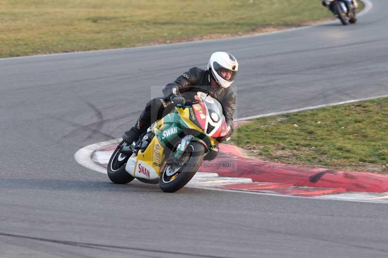 Motorcycle action photographs;Trackday digital images;event digital images;eventdigitalimages;no limits trackday;peter wileman photography;snetterton;snetterton circuit norfolk;snetterton photographs;trackday;trackday photos
